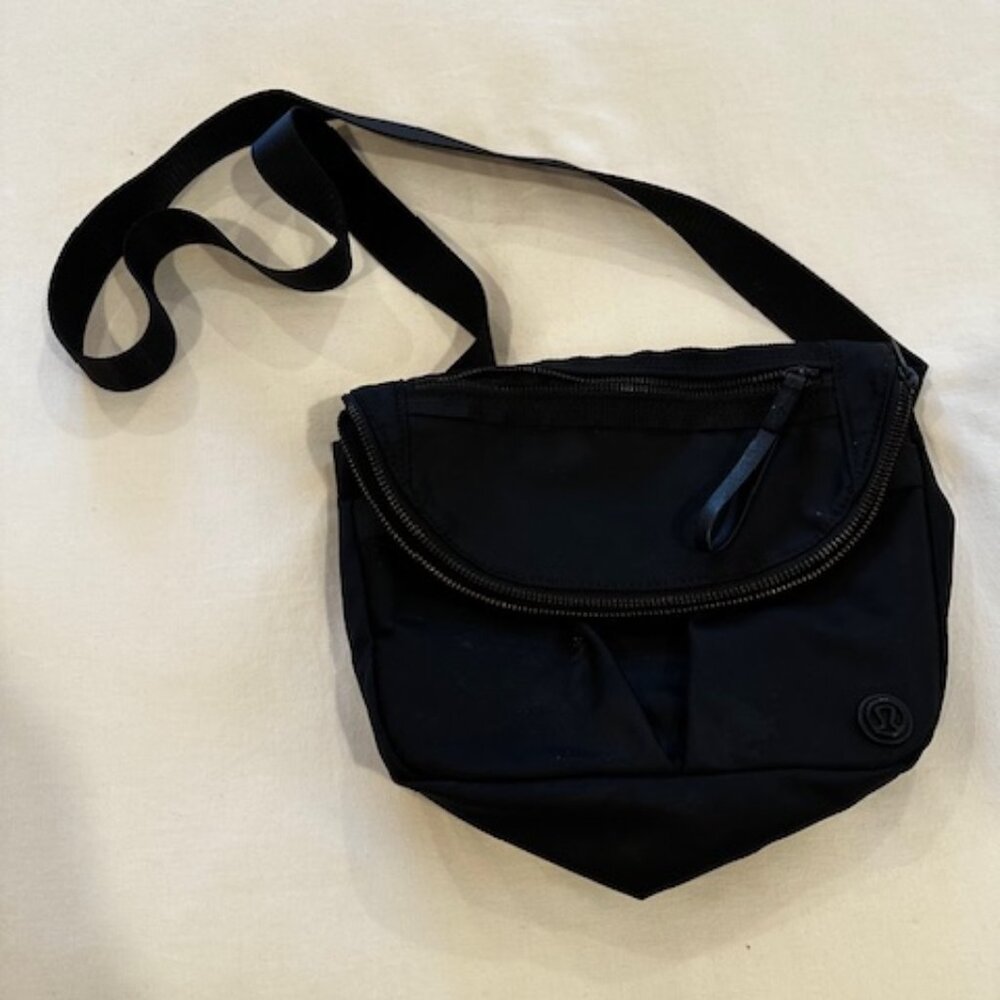 Lululemon bag